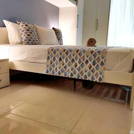 Grandblue Vista Marsalforn, State-of-the-art 2br Seafront Luxury
